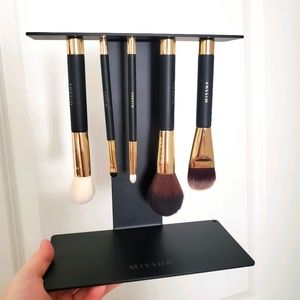 Missha Korea Magnetic Brush with Stand